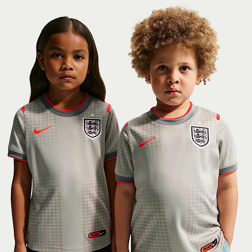 France x Jacquemus Big Kids' Short-Sleeve Soccer Top. Nike.com